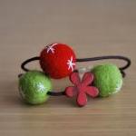 Felt double bracelet in red..