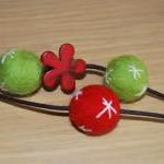 Felt double bracelet in red..