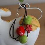Felt double bracelet in red..