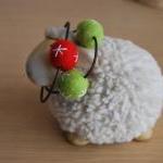 Felt double bracelet in red..